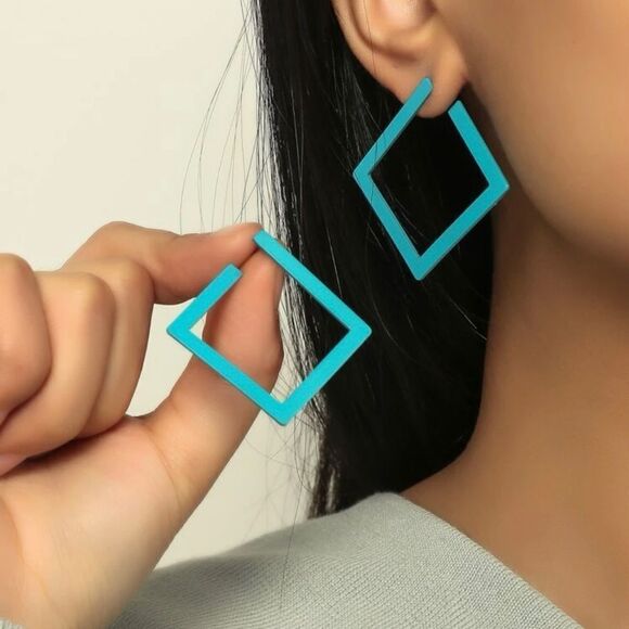 Cute Earrings   - Picture 1 of 3